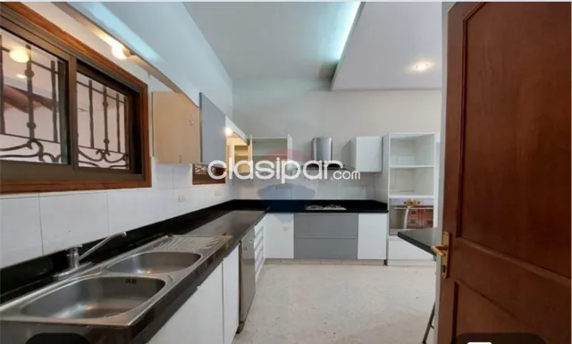 Casa bo.madame lynch 2 plantas c/4 hab. Piscina y patio lista p/habitar — foto 4