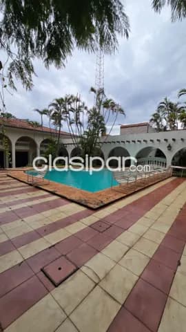 Residencia con salida a tres calles en venta en Los Laureles — foto 4