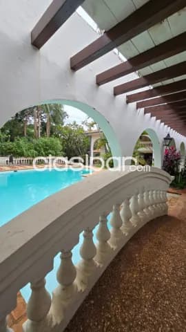 residencia con salida a 3 calles en Los Laureles COD 6164 — foto 3