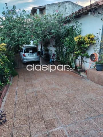 Casa en el barrio ipvu, zona canal 7 de Encarnación: 3 habitaciones y 4 baños, foto 4