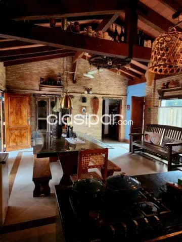 en el corazón de Ypané — Casa amplia y cómoda — foto 3