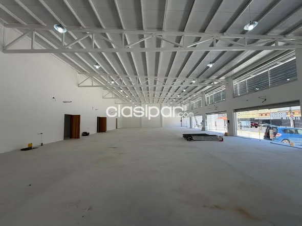 Salon comercial en Luque, barrio laurelty cod 6204 — foto 2