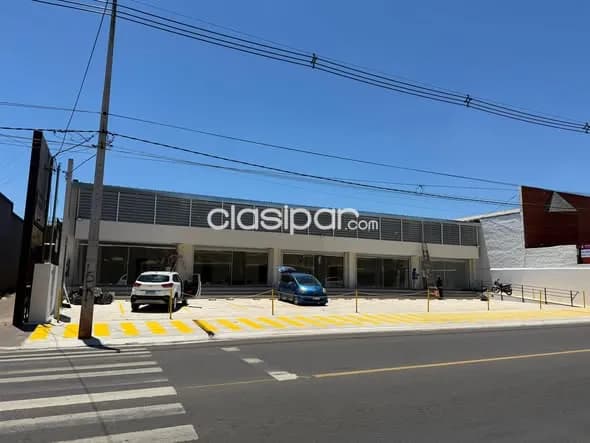 Salon comercial en Luque, barrio laurelty cod 6204 — foto 3
