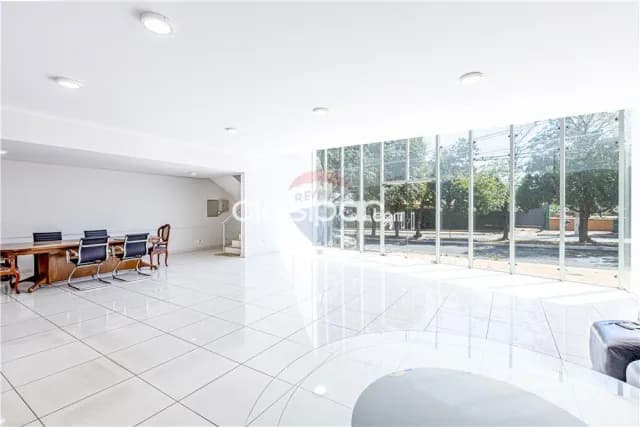 Salon comercial con deposito, foto 2
