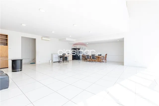 Salon comercial con deposito, foto 3