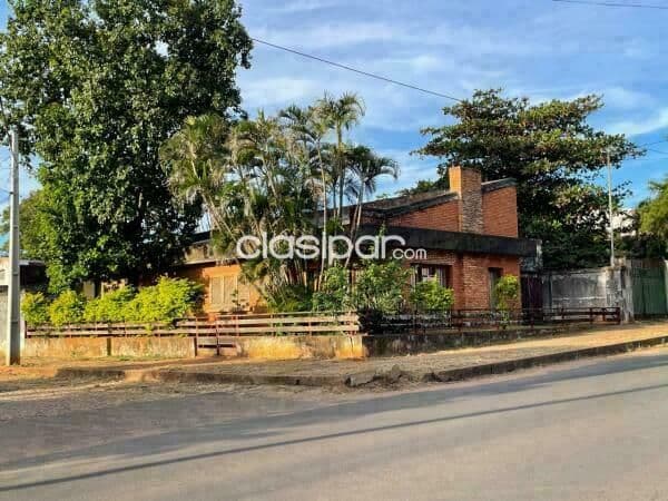Casa a refaccionar o demoler 📍 4to barrio – Luque 13477