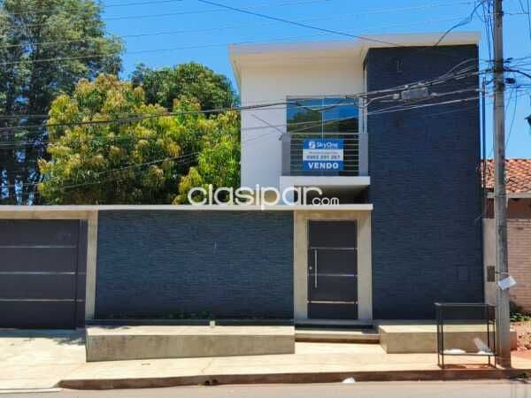 Hermosa casa domotizada en Ñemby barrio salinas