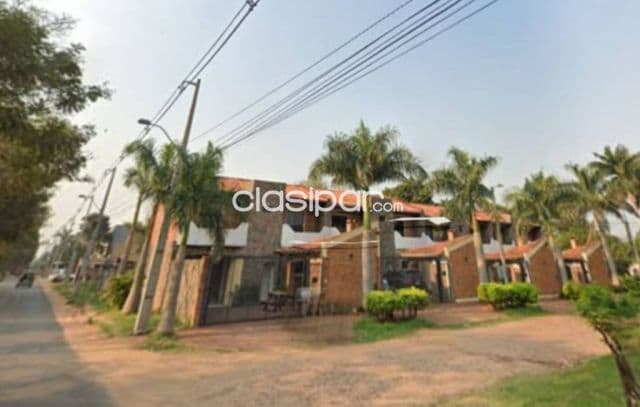 Casa duplex con 4 dormitorios en venta, Luque