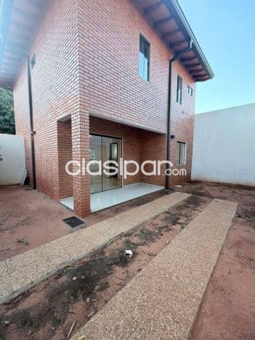 Duplex de 3 dormitorios en valle apua II - Lambaré