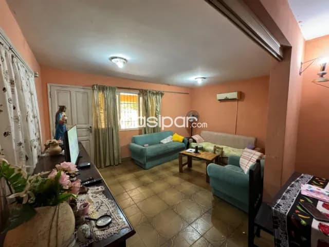 Bo Jara: Casa p/ reciclar: 500 m2, 4 dormit, quincho, jardín, etc. 180.000 usd, foto 3
