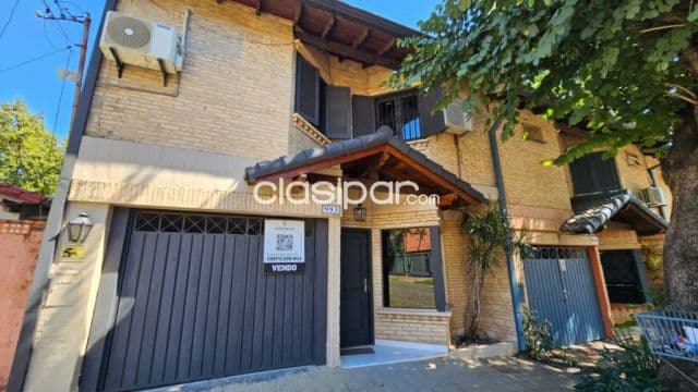 Amplio duplex 4 dormitorios en barrio mburucuya