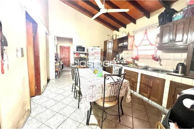 Casa en esquina en Luque, foto 3