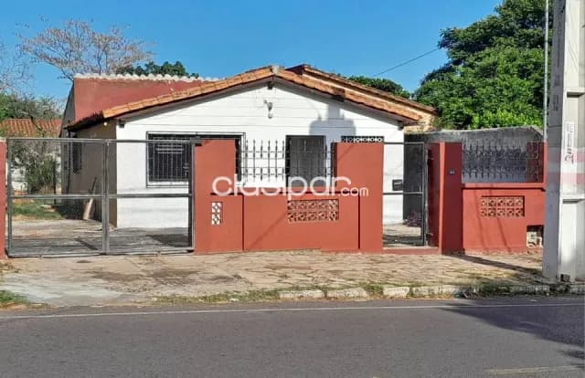 Casa de 3 dormitorios en barrio Kennedy de Lambare zona Hospital General — foto 2