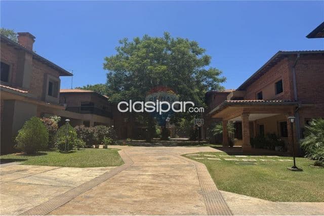 Casa en barrio cerrado laguna grande