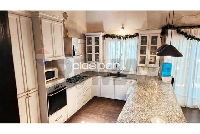Casa 3 hab.en isla bogado Luque a 400 mtrs de fotografos del chaco