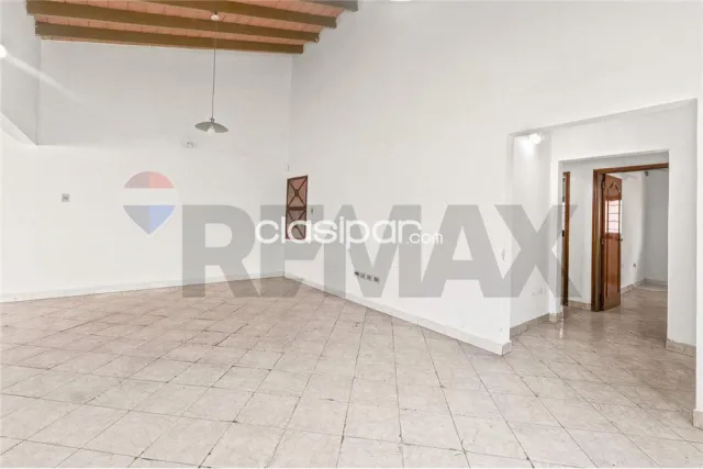Casa en esquina para vivienda u oficina en Fernando de la Mora, foto 2
