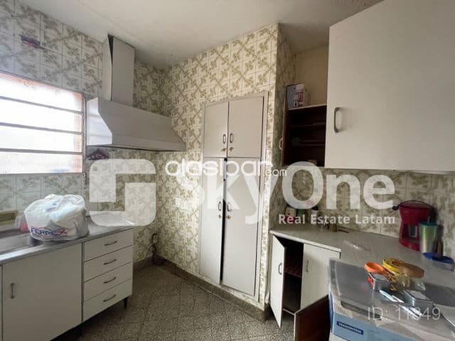 Casa en barrio mariscal lopez