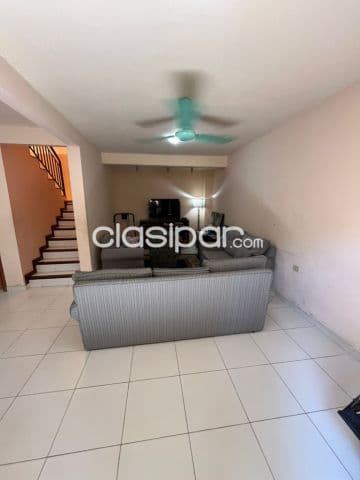 Casa con salon comercial - ykua sati