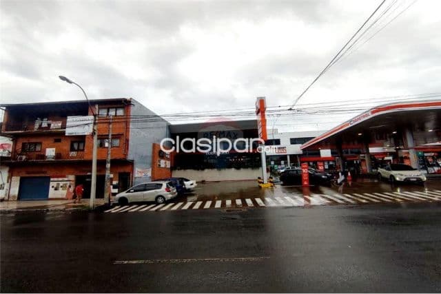 Edificio sobre la avda eusebio ayala