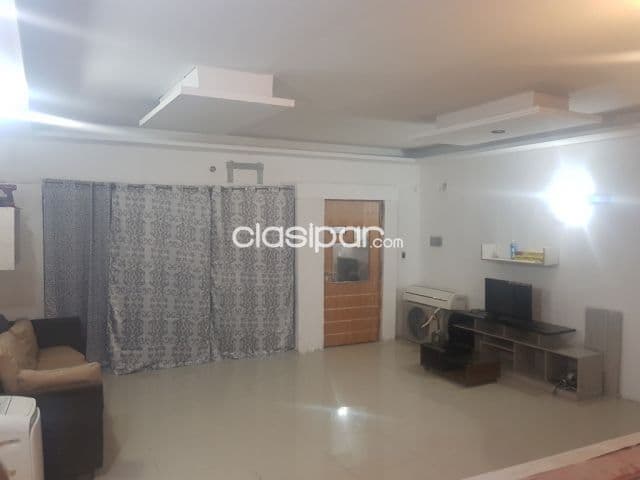 Hermosa Casa Residencial ubicada en Luque a 150 metros de la avenida Las Residentas