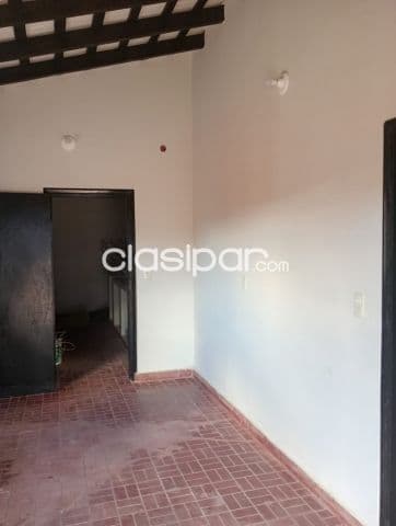 2 casas independientes en lambare