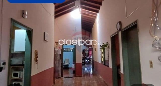 Casa planta baja 4 hab. En esquina bo.primavera Luque c/facil acceso a calles principales
