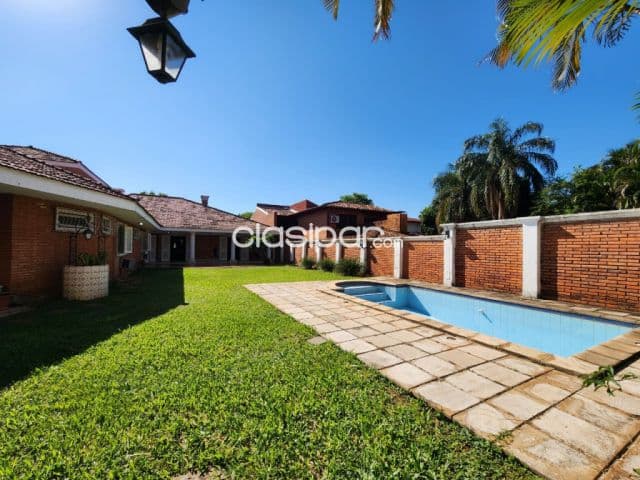 En venta - residencia de 1.000 m2 con amplio jardin barrio mcal estigarribia