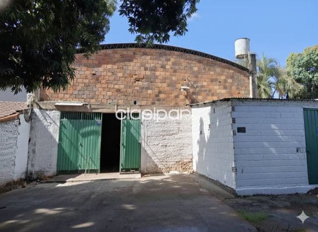 Terreno de 12x30 con tinglado de 12x12 en Luque zona Supermercado los Jardines