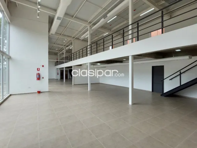 Showroom, oficina y deposito sobre la avda. Mcal. Estigarribia‼️ c-1170 — foto 4