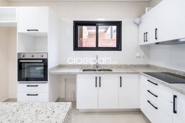Casa a estrenar en San Bernardino barrio villa delfina a 400m de av naumann