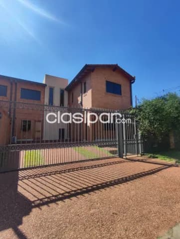 Bo mcal. Estigarribia: Impecable duplex en alquiler, 3 suites, jardín, piscina — foto 2