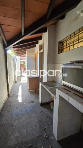 Amplia Casa de 400 m2 Sobre Legión Civil Extranjera - LHO6078861 — foto 5