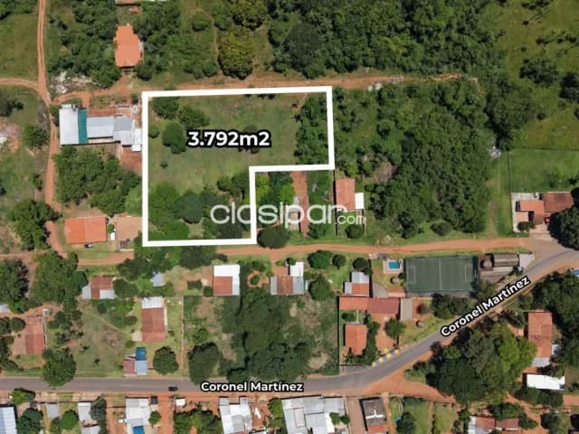 3792 m2 en Luque, foto 4