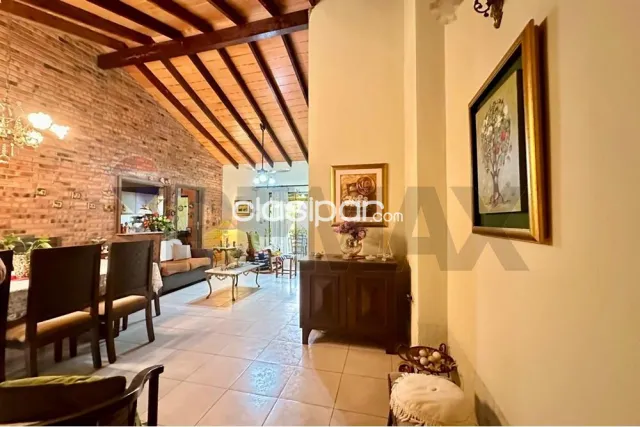 Casa a la venta en loma merlo-Luque — foto 2