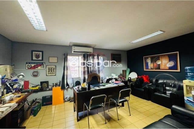 Terreno con oficina y tinglado en barrio Jara s/ruta asfaltada