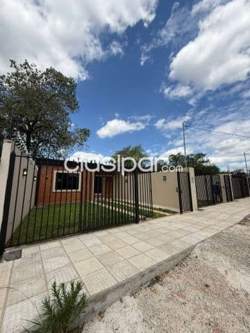 Chalet moderno a estrenar 2 dormitorios en Luque mora cue, foto 1