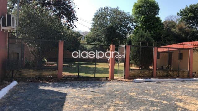 En venta amplia casa en San Lorenzo