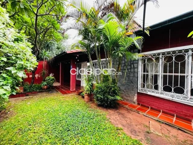 Propiedad en barrio Las Mercedes zona estratégica — foto 2