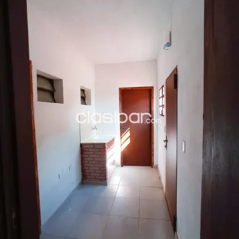 Casa de 2 dormitorios en Limpio zona Abasto Norte y Surubii a 3 cuadras de la ruta — foto 5