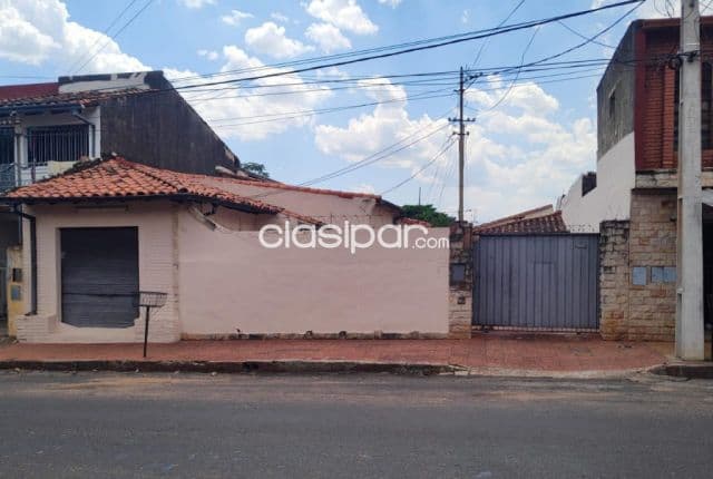 Asunción, centro, prox. Col. Cristo rey: 504 m2 + 2 viviendas a reciclar, 2 casas pareadas
