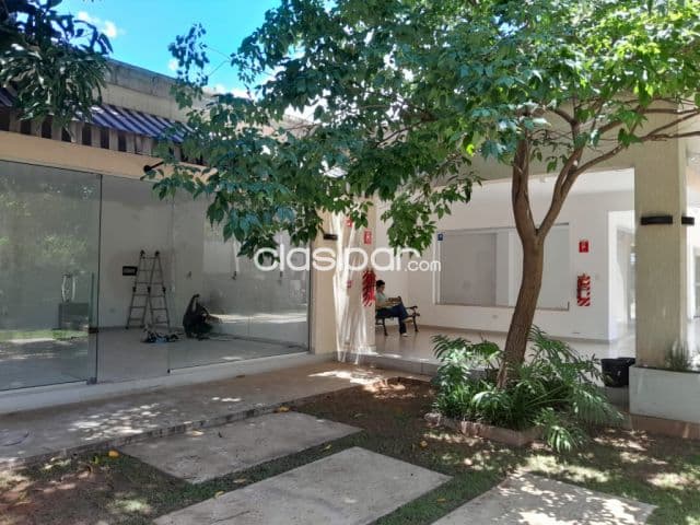 Prox. Shop. Del sol: Local comercial en alquiler 38 m2 + parking, 1.000 usd