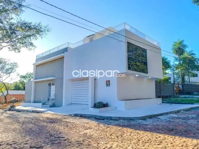 Casa de 4 dormitorios con piscina en Lambare zona Yacht barrio Mbachio Altos del Gol, foto 2
