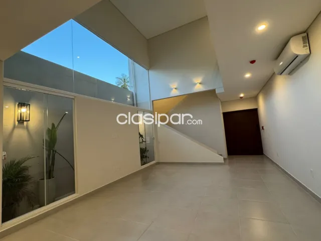 Casa a estrenar en barrio mburucuya con piscina — foto 3