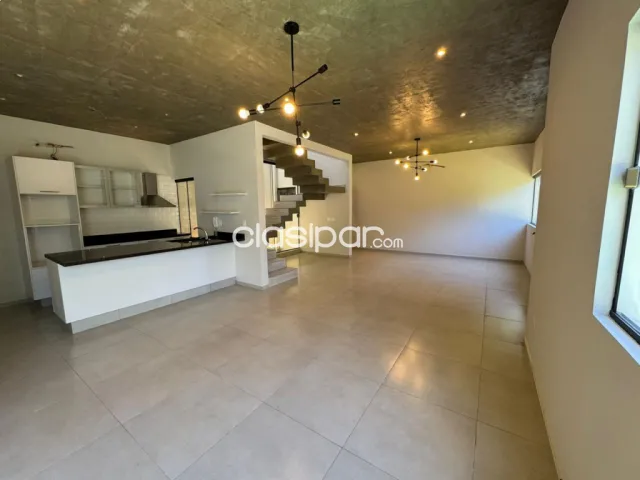 Duplex Minimalista 3 Suites / Area de servicio / Piscina, foto 2