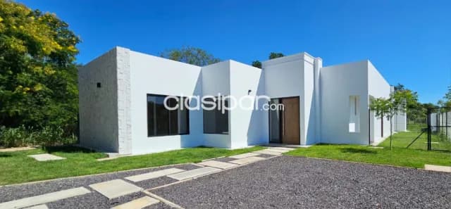 Surubií: Totalmente planta baja, esplendida residencia, 3 drmit, amplia recepción, cocina, foto 2
