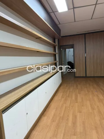 Increíble local céntrico de 139m2, 4 X 39 mts, con vidrios de blindex, 25 de mayo casi méX — foto 4