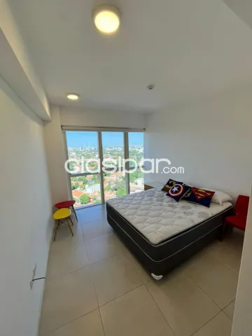 En alquiler exclusivo departamento totalmente amoblado de 3 habitaciones — foto 2