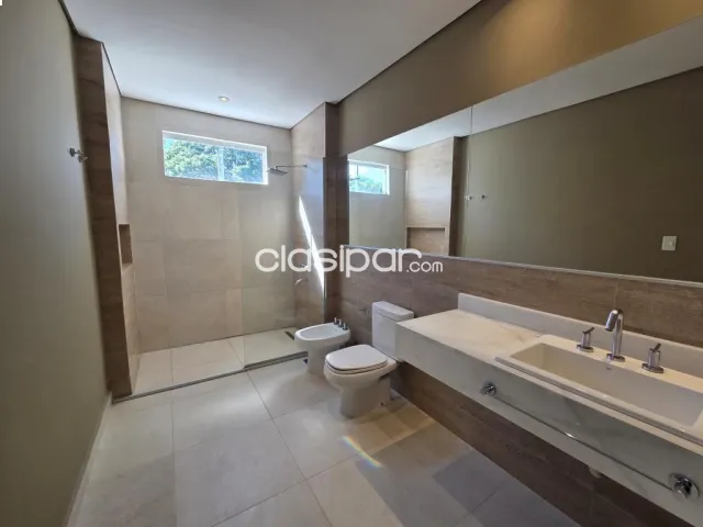 Casa pareada en alquiler en barrio Mburucuya, foto 2