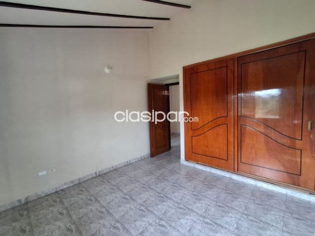 Residencia en Mariano Roque Alonso, barrio monseñor bogarin cod 4982