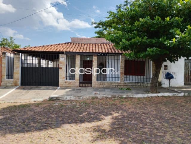 Casa amplia en puerto pabla, lambare